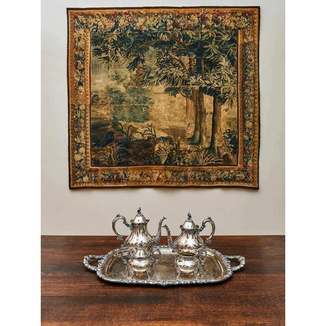 Representative silver-plated tea and coffee service by the American brand Oneida, Heirloom collection, Venetian Scroll...