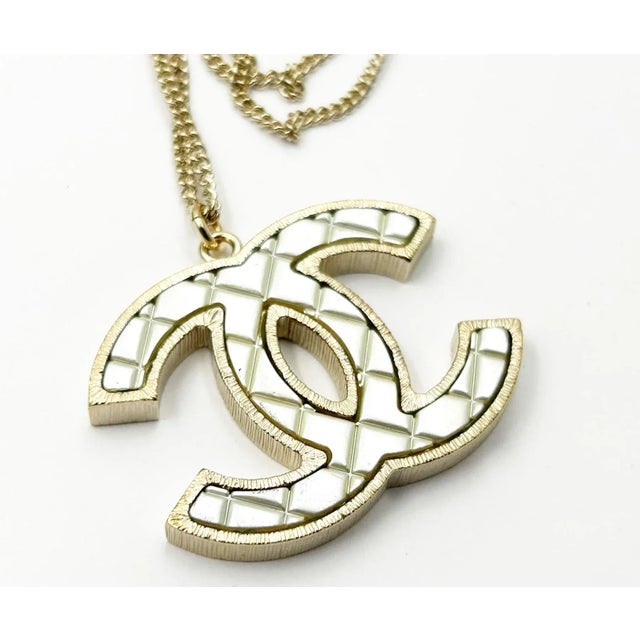 Chanel Chanel White CC Plaid Gold Frame Necklace For Sale - Image 4 of 5