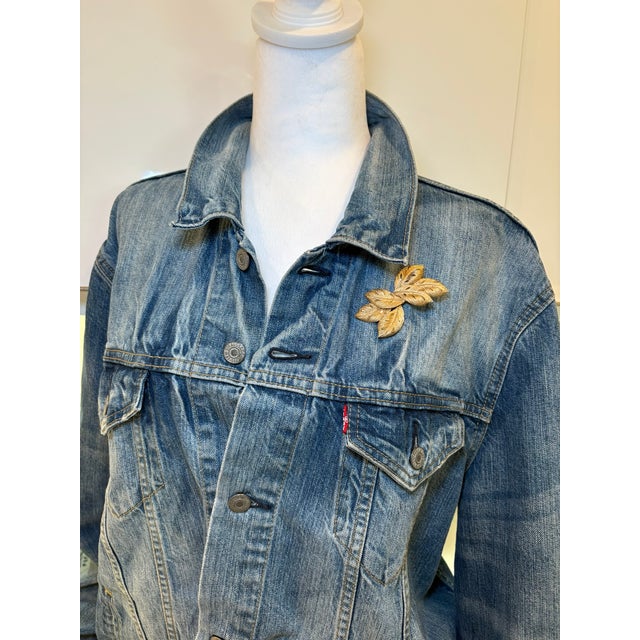 Vintage Coro Gold Tone Leaf Spray Feathers Brooch Jewelry Vintage Coro gold tone brooch designed as a layered leaf spray...