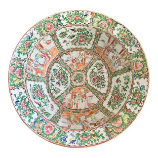 Large 19th Century Rose Medallion Rimmed Basin For Sale