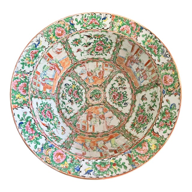 Large 19th Century Rose Medallion Rimmed Basin For Sale