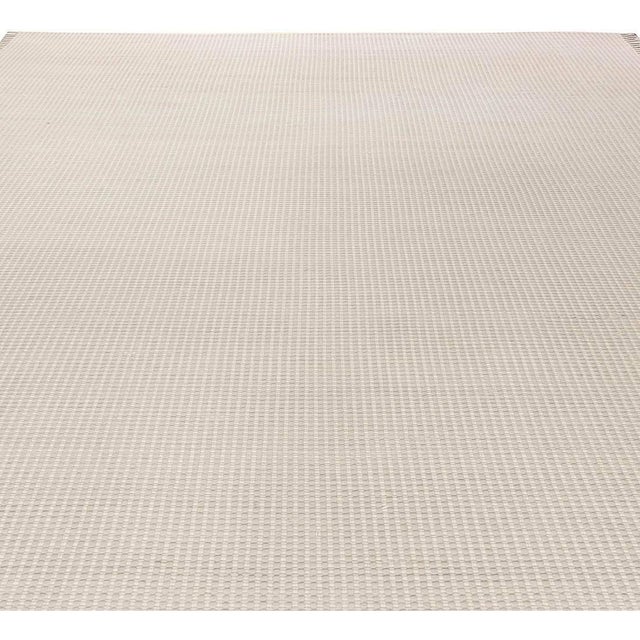 Contemporary Flat-Weave Wool Rug in Solid Beige and Gray by Doris Leslie Blau For Sale - Image 4 of 8