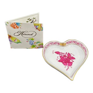 Herend Hand-Painted Porcelain Raspberry Chinese Bouquet Heart Dish For Sale