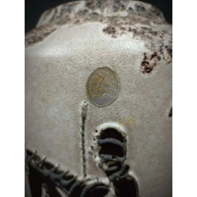 Beige Vintage West Kéramik Grand Vase With Knight Decoration, West Germany For Sale - Image 8 of 10