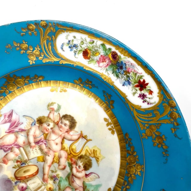 French Rococo Revival Porcelain Charger with Hand-Painted Putti in Clouds and Gilt Accents in the style of Sèvres, 19th Century For Sale - Image 4 of 10