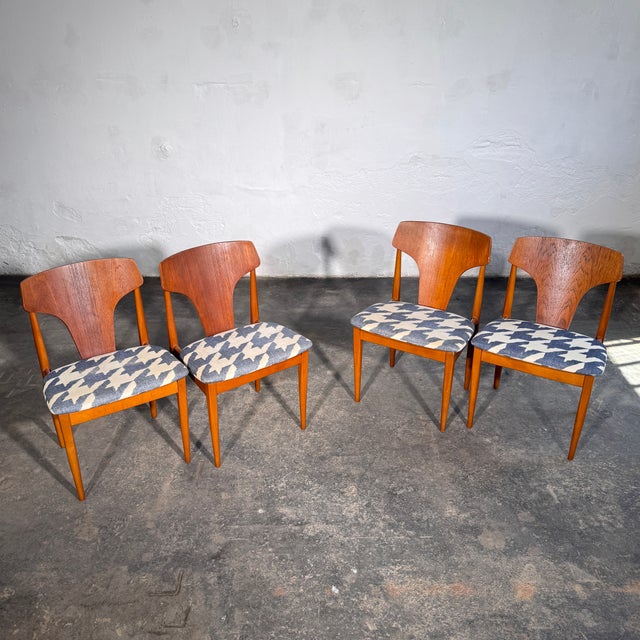 Vintage Teak Dining Chairs from Elliots of Newbury, 1960s, Set of 4 For Sale - Image 15 of 16