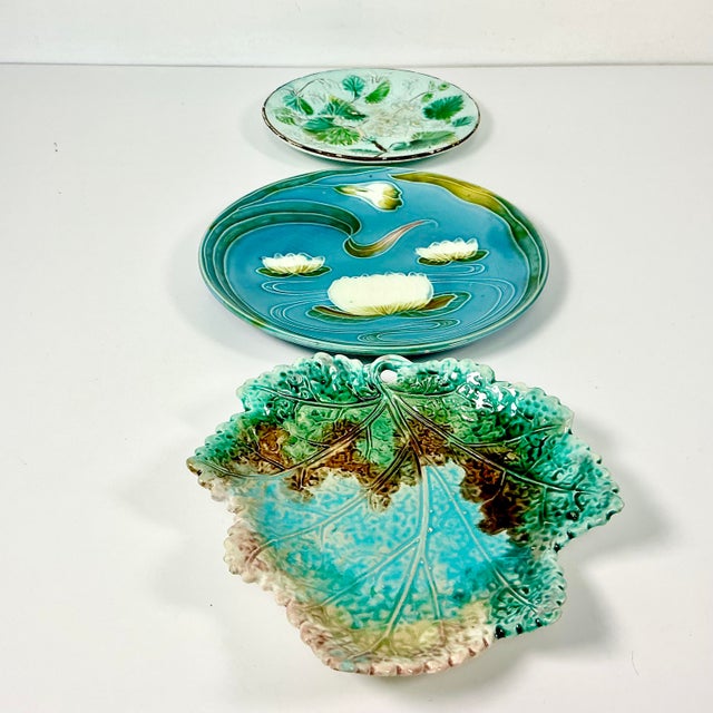 Turquoise Antique Hollywood Regency Boho Chic Germany Majolica Wall Plate Installation - Set of 3. For Sale - Image 8 of 16