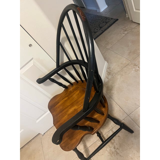 Late 20th Century Homestead House Vintage Colonial-Style Windsor Arm Chair For Sale In Phoenix - Image 6 of 12