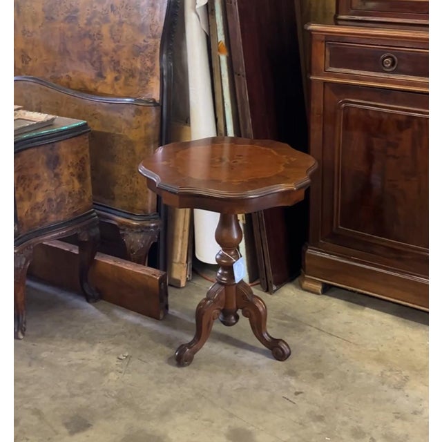 Italian Walnut Occasional Table with Sorrento-Style Floral Marquetry Top and Tripod Base, circa 1840–1870 An elegant side...