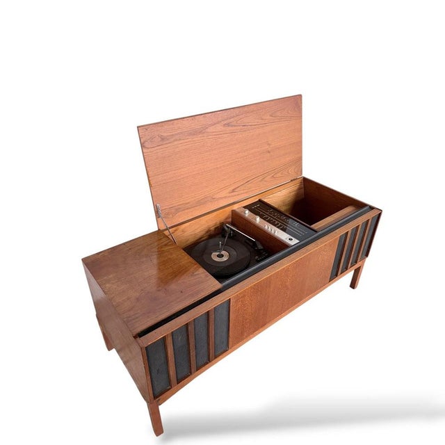 Vintage Ferguson Radiogram in Walnut, 1960s For Sale - Image 3 of 9