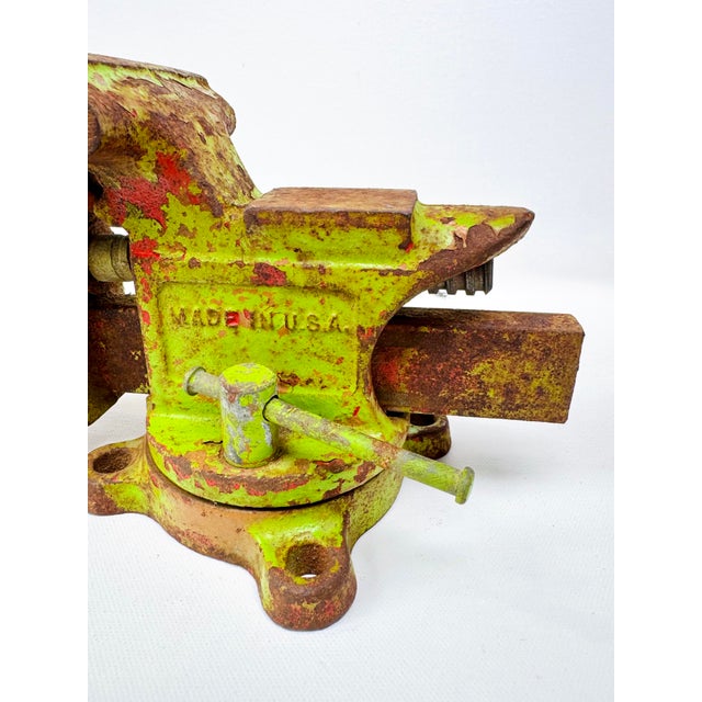 Vintage Columbian No. 03½ cast-iron bench vise manufactured in Cleveland, Ohio. A compact American-made shop vise with...
