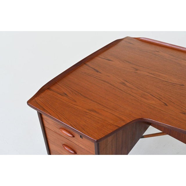 Boomerang Writing Desk in Teak by Peter Løvig Nielsen, 1960 For Sale - Image 12 of 18