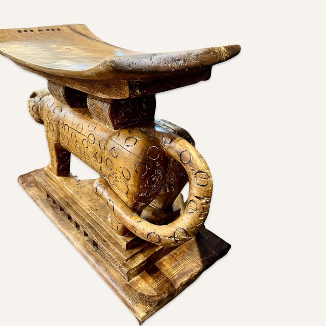 Early 20th Century Early 20th Century Traditional Ashanti Throne With Leopard Motif For Sale - Image 5 of 6