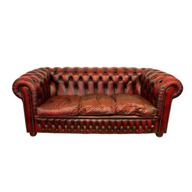 Maroon Vintage Chesterfield Three-Seater Sofa in Oxblood Leather, 1980s For Sale - Image 8 of 8