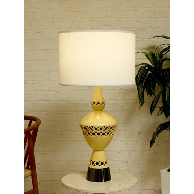 Mid 20th Century Vintage Mid-Century Atomic Ceramic Table Lamp With Cutout Base For Sale - Image 5 of 12