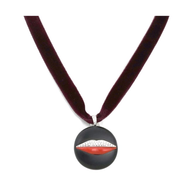 Bvlgari Enigma Diamond Coral Jet 18k Gold Lips Pendant Velvet Necklace For Sale