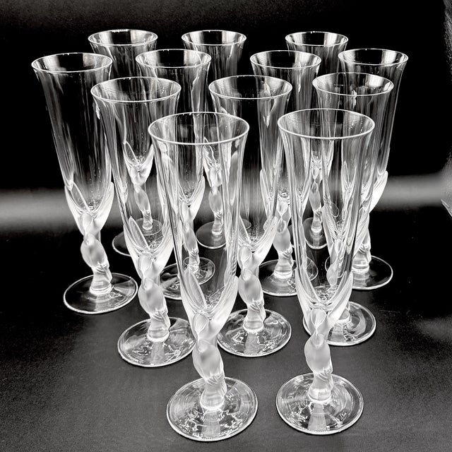Glass Snow Doves Crystal Champagne Flutes by Igor Carl Fabergé, France, 1982, Set of 12 For Sale - Image 7 of 18