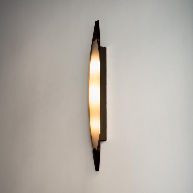 Rare wall lamp from the 1960s. Made in Italy by Fontana Arte. Designed by Max Ingrandi. Nickel-plated brass frame, satin-...