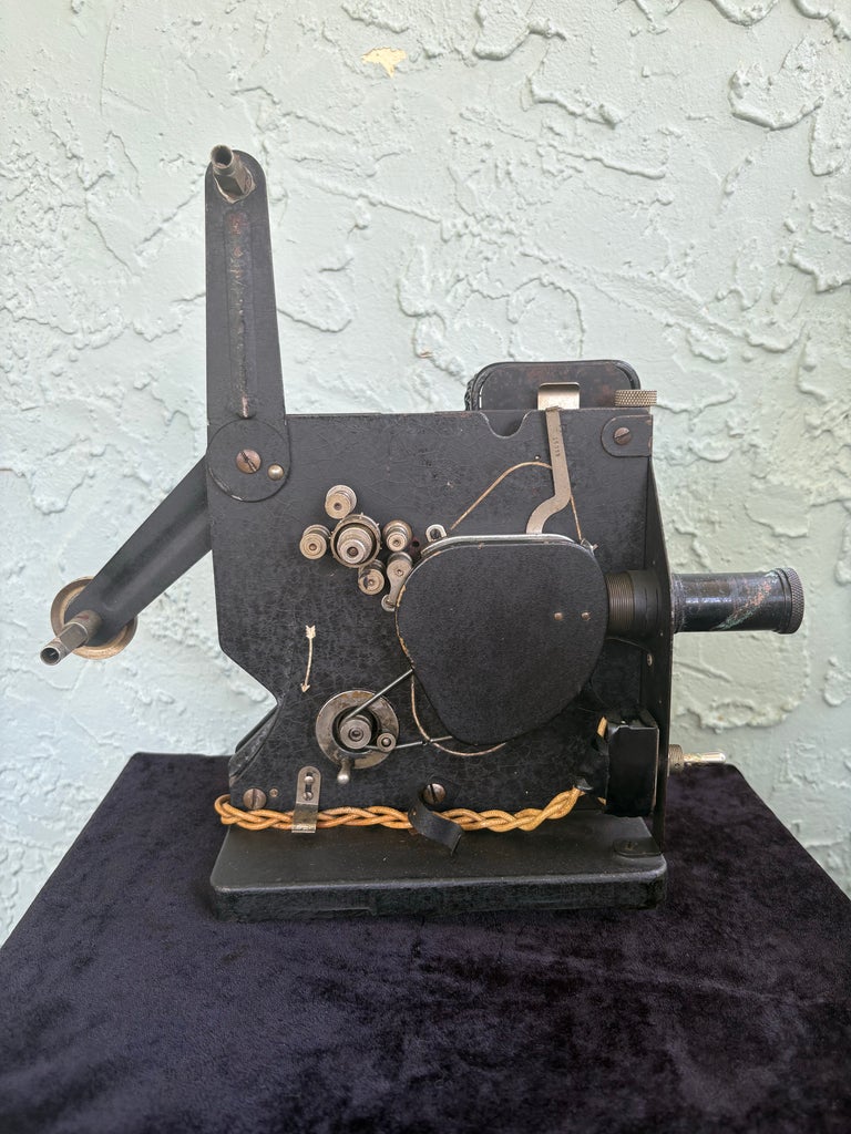 1920s Eastman Kodak Kodascope Model C 16mm Silent Film Projector
