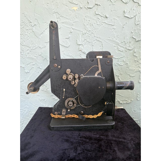 Eastman Kodak 1920s Eastman Kodak Kodascope Model C 16mm Silent Film Projector – Industrial Display Piece For Sale - Image 4 of 12