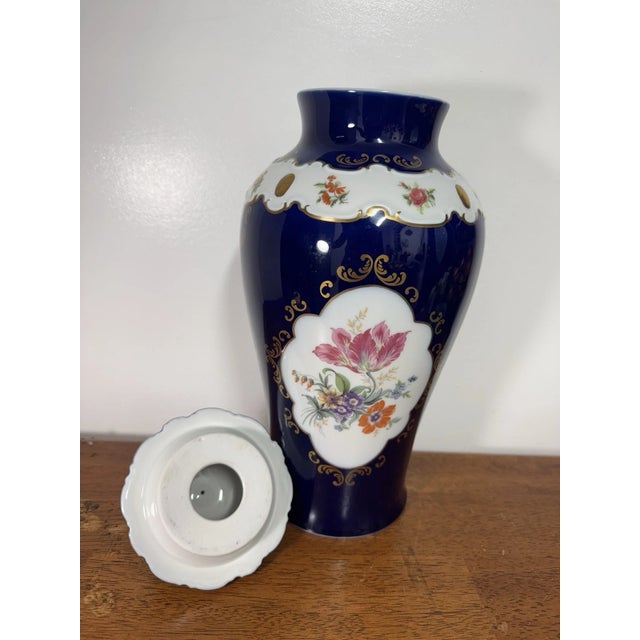 Vintage Wallendorf 1764 Echt Kobalt Cobalt Blue Floral Gold Lidded Vase GDR For Sale - Image 12 of 18