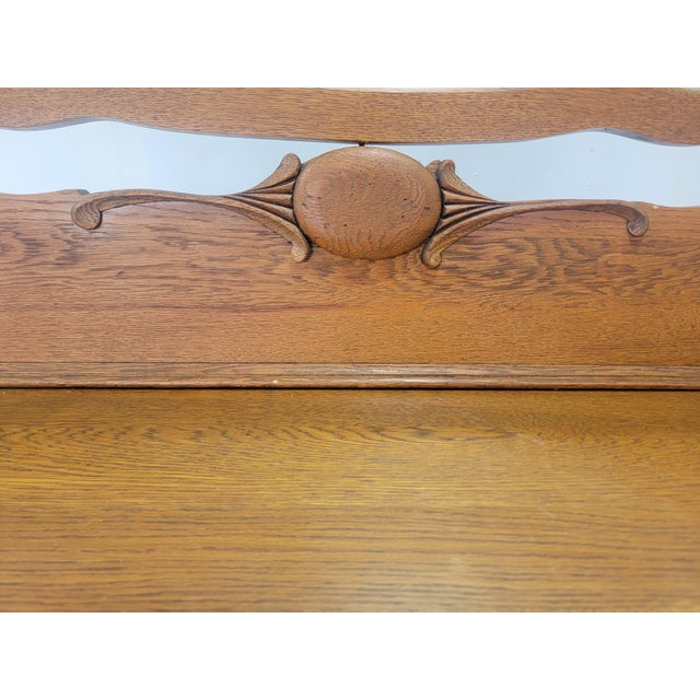 Antique American Tiger Oak Dresser With Original Beveled Mirror, C. 1905–1915 For Sale In Philadelphia - Image 6 of 14