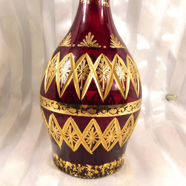 1950s 1950s Red Decanter With Gold Trim and Six Matching Glasses For Sale - Image 5 of 10