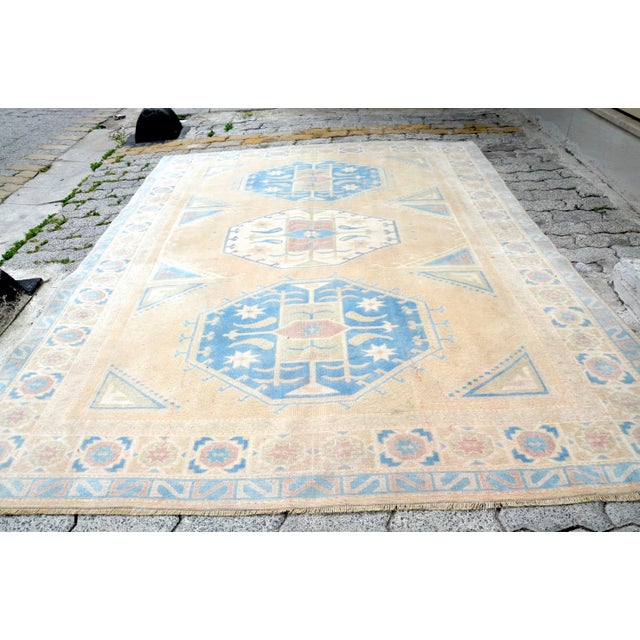 Turkish 1960s Vintage Oushak Floor Wool Rug For Sale - Image 3 of 11