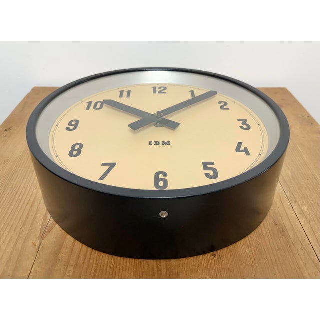 Black Industrial Black Factory Wall Clock from IBM, 1950s For Sale - Image 8 of 15