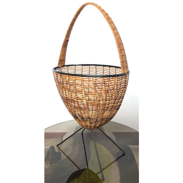 Vintage Italian Wicker and Metal Magazine Rack, 1960s For Sale - Image 10 of 13