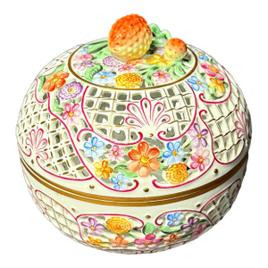 Mid 20th Century Herend Hand-Painted Pierced Porcelain Covered Box With Floral Decoration