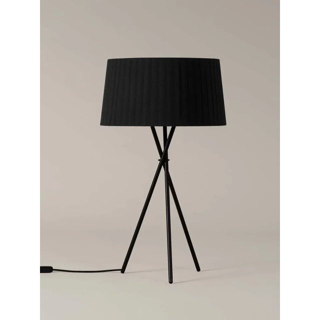 Black trípode g6 table lamp by santa & cole dimensions: d 45 x h 75 cm materials: metal, ribbon. Available in other...
