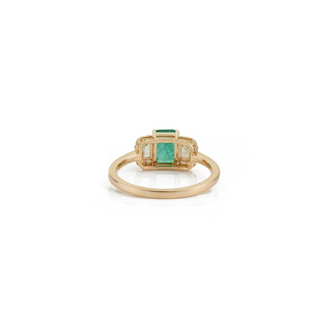 Metal VRJewels 14k Yellow Gold 1ct Natural Zambian Emerald & Diamond Three-Stone Ring Size 6 For Sale - Image 7 of 13
