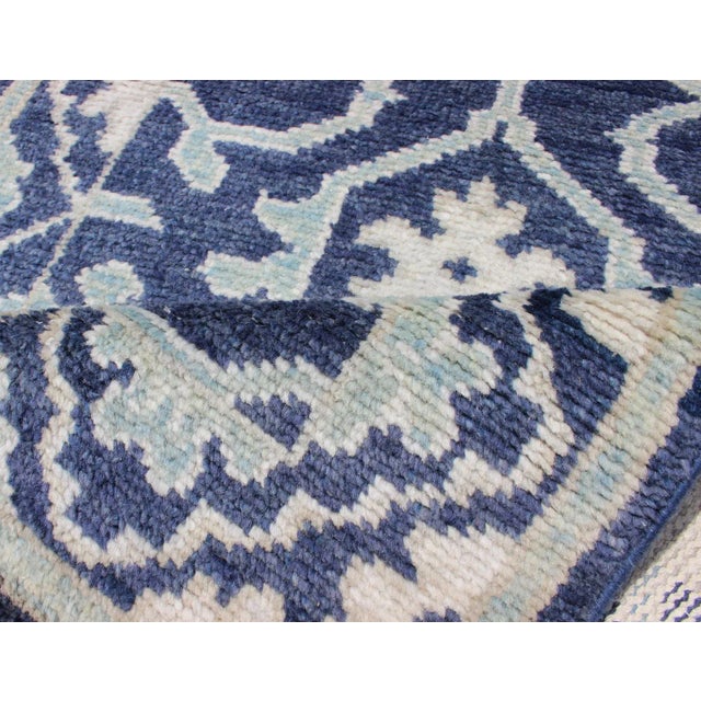 Textile Modern Hand-Knotted Oushak Rug in Wool With Sub-Geometric Design in Blue For Sale - Image 7 of 9