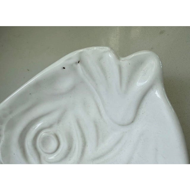 Vintage Portuguese White Majolica Fish Serving Platter – 17.5" For Sale In Jacksonville, FL - Image 6 of 6