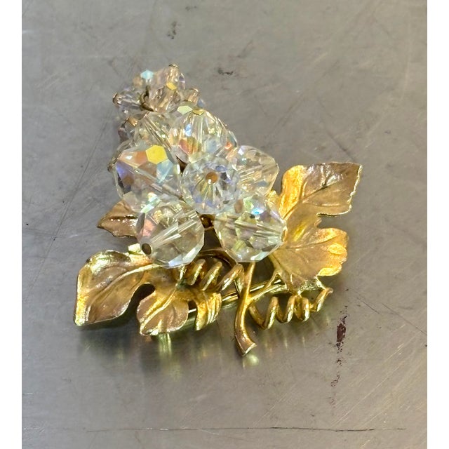 Mid-Century Modern Gold Tone / Clear Bead Grape Bunch Brooch For Sale - Image 3 of 4
