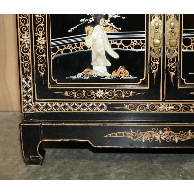 Vintage Chinese Side Cabinet For Sale - Image 6 of 18