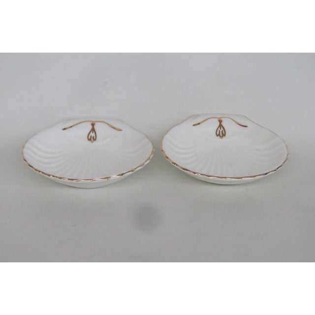 Mid 20th Century Foley Fine Bone China Pair of 2 Shell Shaped Dishes Gold Trim Butter Pats 4856b For Sale - Image 5 of 14