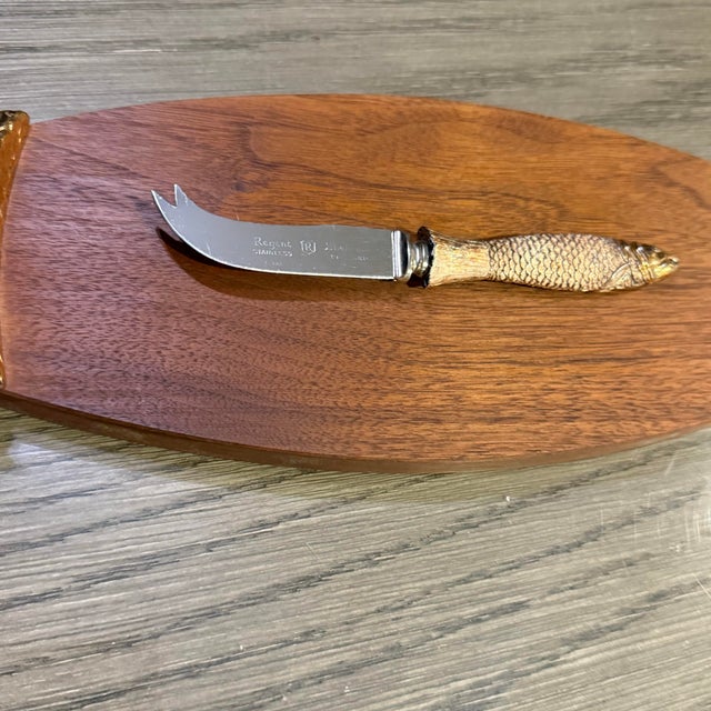 Vintage Ted Arnold LTD Gold & Wood Fish Cheese Board With Knife For Sale - Image 11 of 12