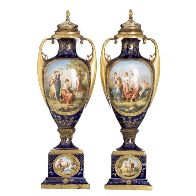 Gold Porcelain Vases with Lids from Royal Vienna, 19th Century, Set of 2 For Sale - Image 8 of 8