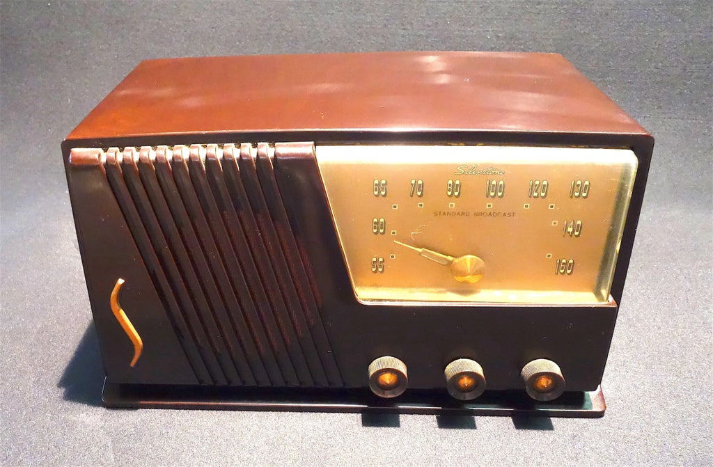 Silver Tone Circa 1950 Radio Offers a Deco Look | Chairish