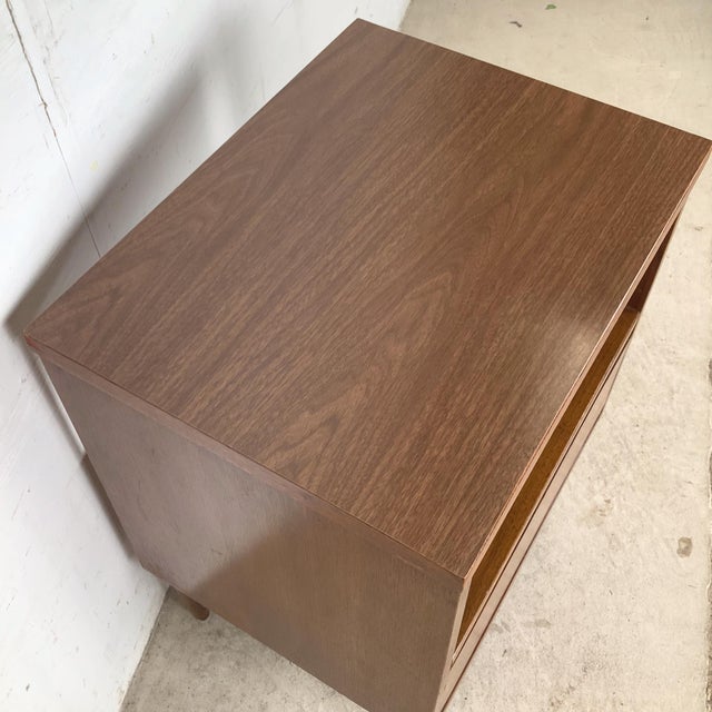 Mid 20th Century Vintage 1960s MCM Walnut Nightstand W/Drawer For Sale - Image 5 of 11