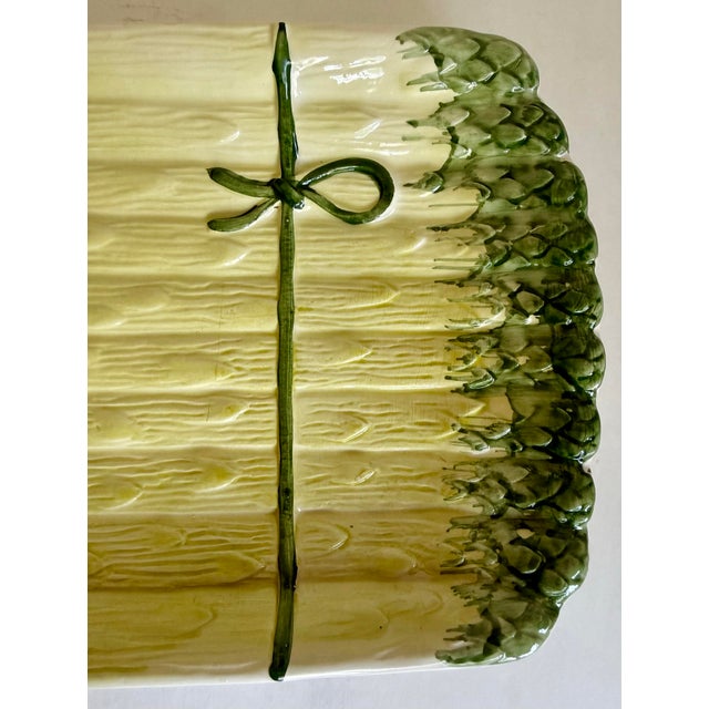 Rustic European 1970s Portuguese Majolica Asparagus Trompe l'Oeil Serving Platter For Sale - Image 3 of 8