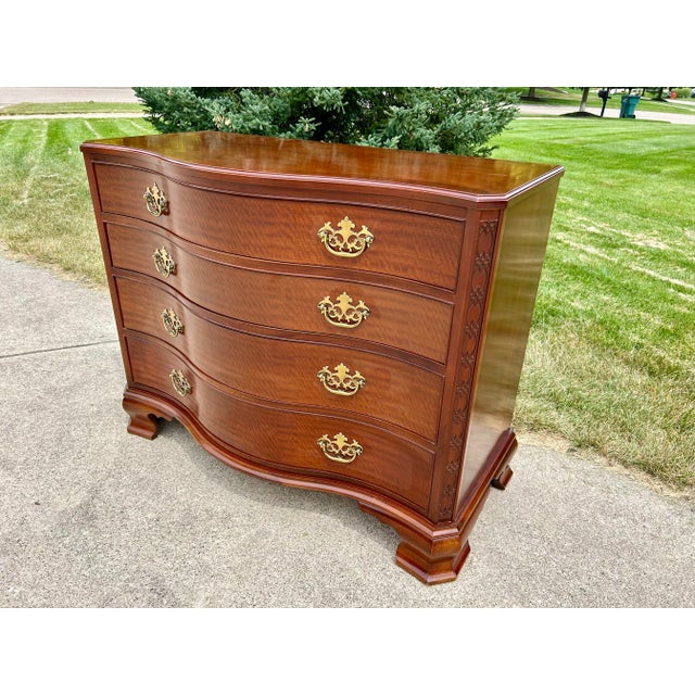 Baker Furniture Company Baker Furniture Historic Charleston Chippendale Serpentine Dresser – Solid Mahogany Vintage Chest With Brass Hardware For Sale - Image 4 of 11