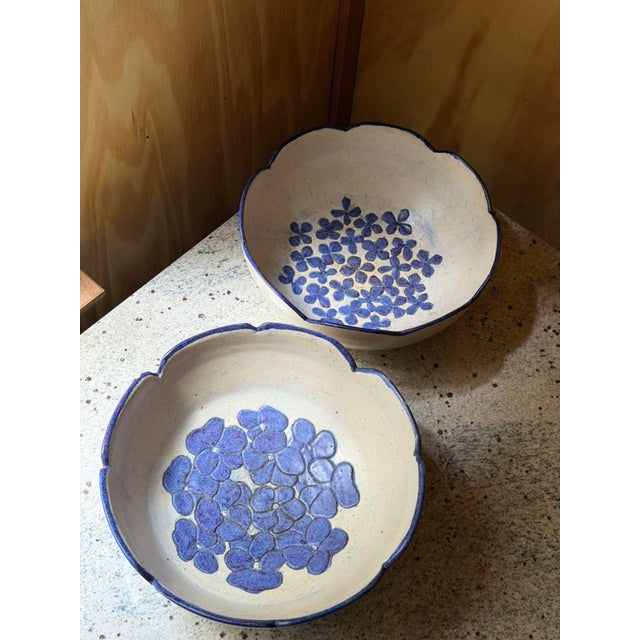 Hand-Thrown Ceramic Bowls with Scalloped Rim and Hydrangea Motif, 1980s, Set of 2 For Sale - Image 3 of 16