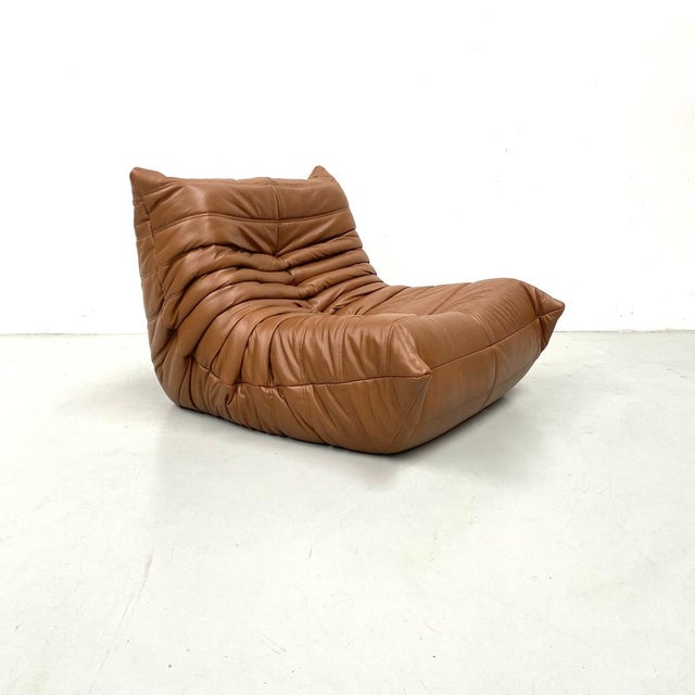 Brown Togo Lounge Chair in Dark Cognac Leather attributed to Michel Ducaroy for Ligne Roset For Sale - Image 8 of 12
