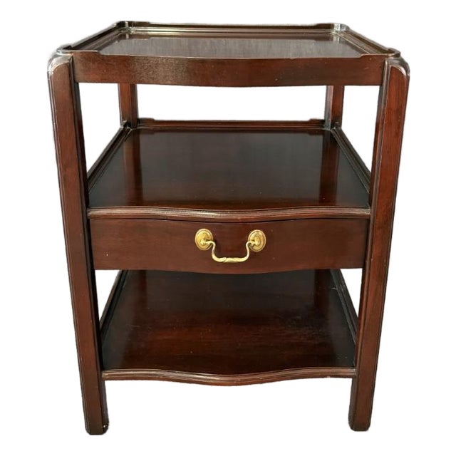 Late 20th Century Wellington Hall Mahogany Two Tiered Mahogany Side Table For Sale