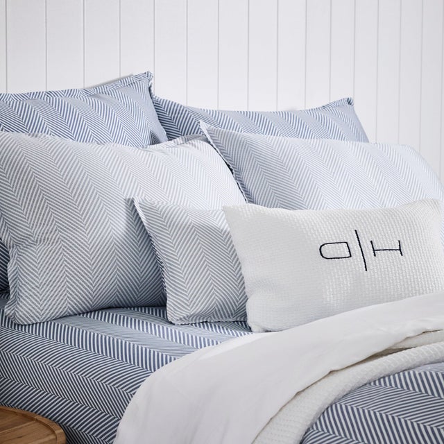 Transform your bedroom into a sanctuary of style with our Leze Bedding Set. Crafted from luxuriously soft cotton sateen, a...