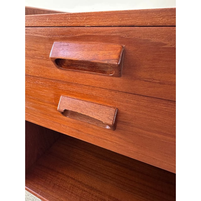 Børge Mogensen 1960s Borge Mogensen for Povl Dinesen Mid Century Modern Nightstands, A Pair For Sale - Image 4 of 12