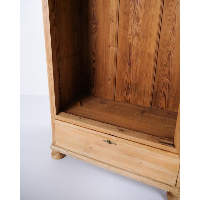 Chamber Cabinet in Pine with Round Legs and Drawers, 1900s For Sale - Image 14 of 18